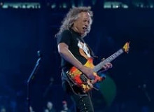 Фото Kirk Hammett упал на концерте в Дублине