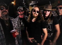 Фото Christopher Shayne "Pour the Bottle"