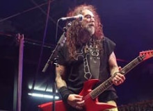 Фото Max Cavalera об исполнении Chaos A.D.