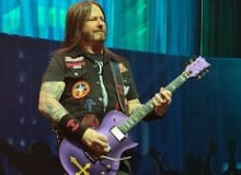Фото Gary Holt: "Ласты на сцене склеить не имею желания"