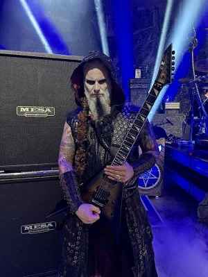 Фото Dimmu Borgir нашли гитариста