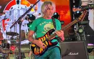 Фото George Lynch записался с рэпером